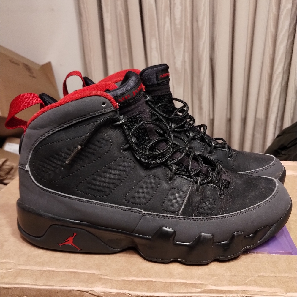 Jordan IX size 9 Black